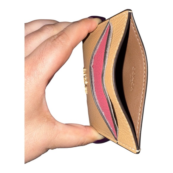 Coach NWT Tan and Pink Lip Design Card Holder - Picture 6 of 6